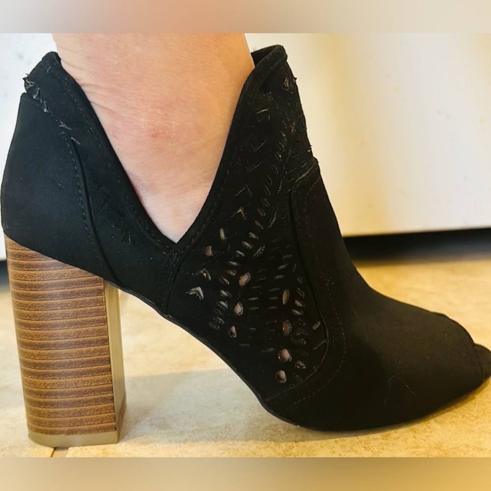 Fergalicious open toed black heeled booties SZ 6 1/2